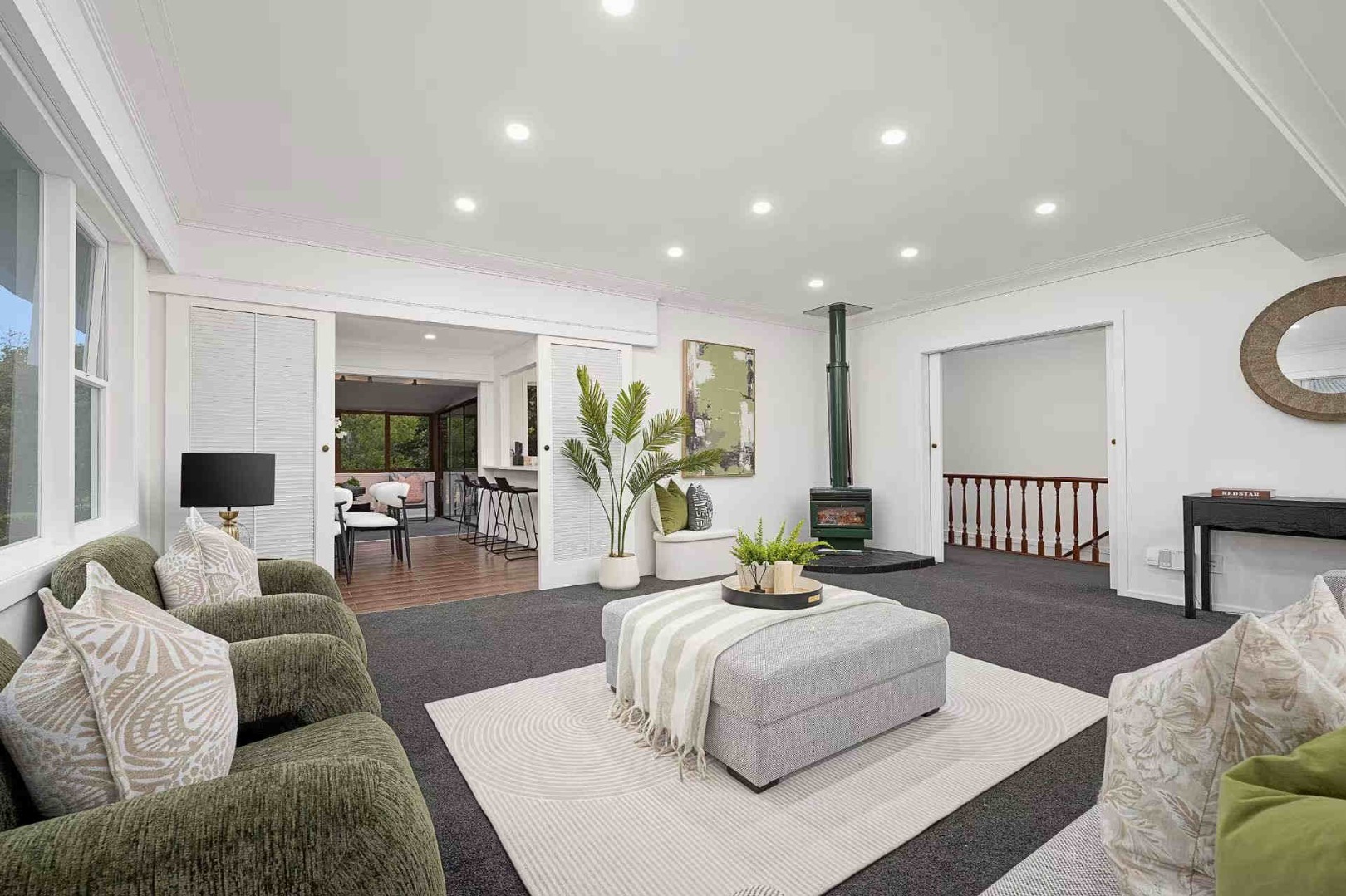 Suitable for Families or Professionals seeking quality and space in a prime location. - photo 3