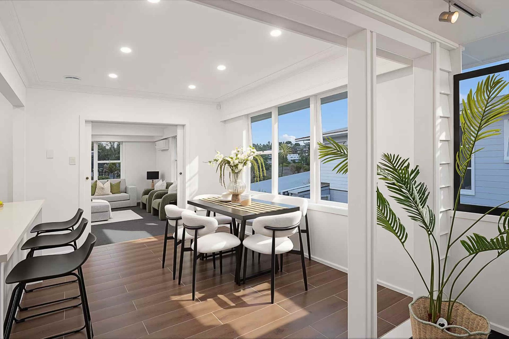 Suitable for Families or Professionals seeking quality and space in a prime location. - photo 8