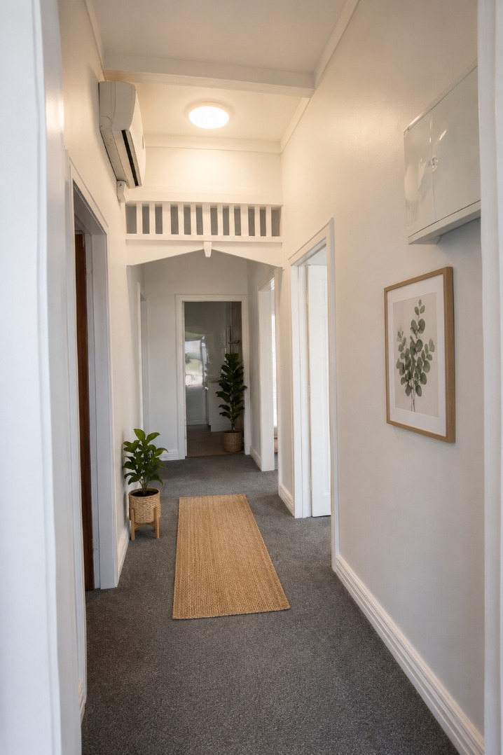 Freshly Renovated Character Home in the Heart of Western Springs - photo 3