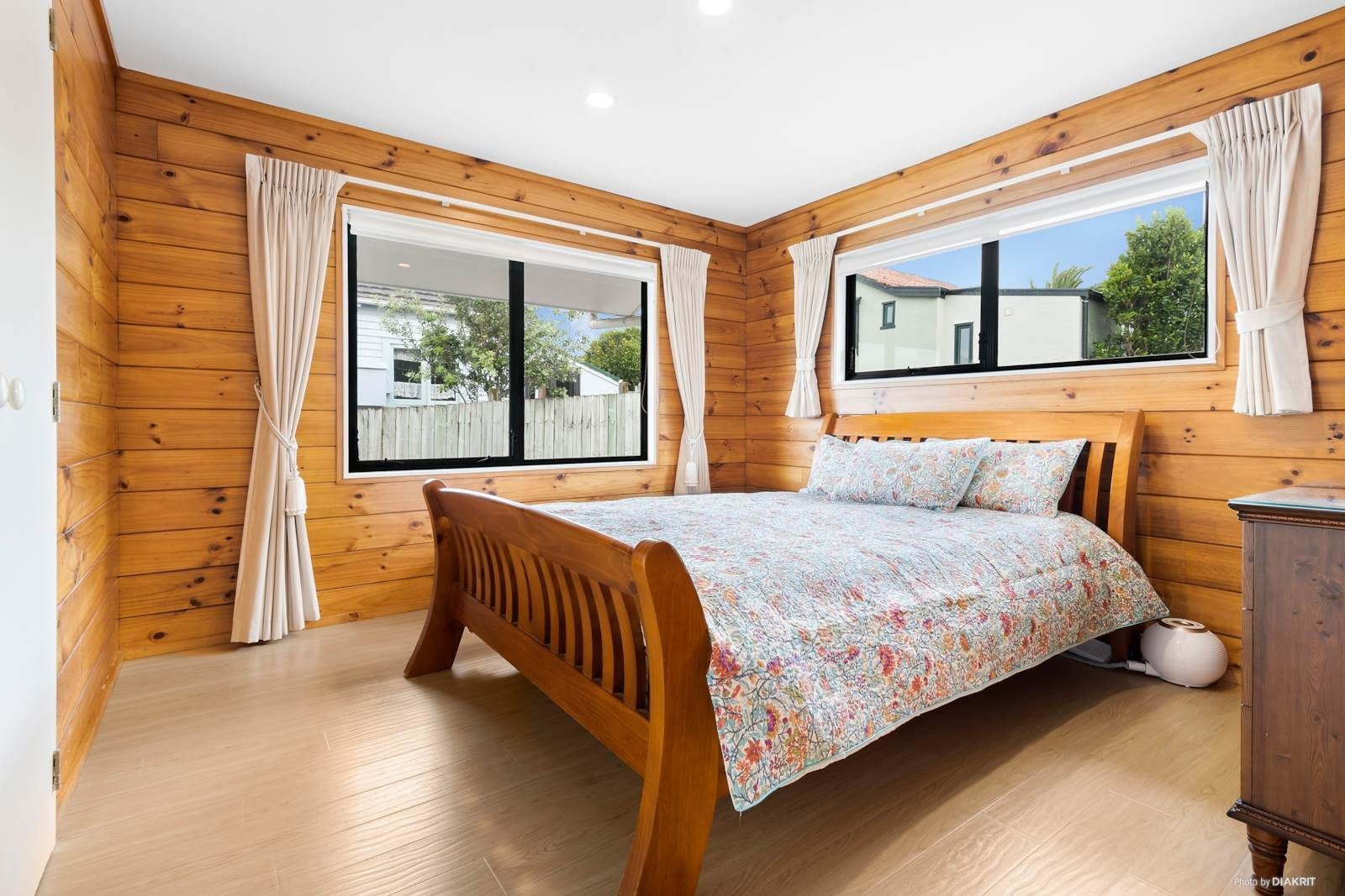 Situated on a gently elevated, single-level site in the heart of Mount Roskill - photo 9