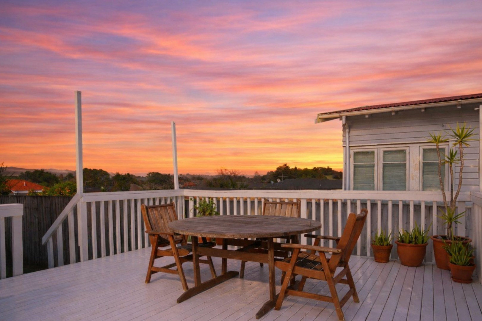 Situated on a gently elevated, single-level site in the heart of Mount Roskill - photo 13