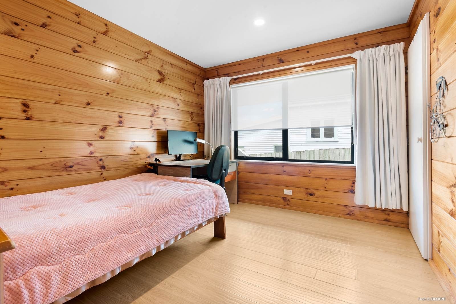 Situated on a gently elevated, single-level site in the heart of Mount Roskill - photo 8