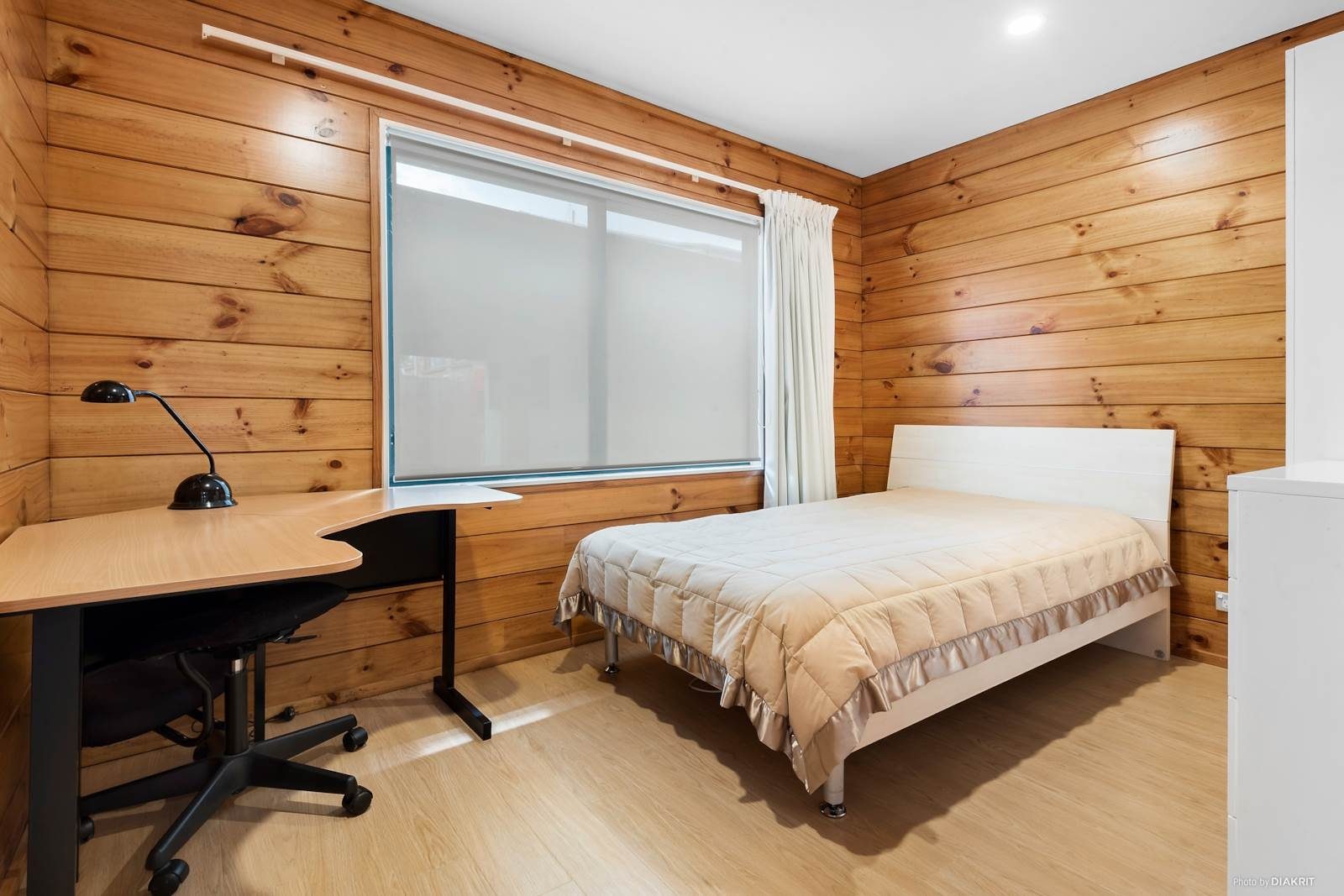 Situated on a gently elevated, single-level site in the heart of Mount Roskill - photo 10