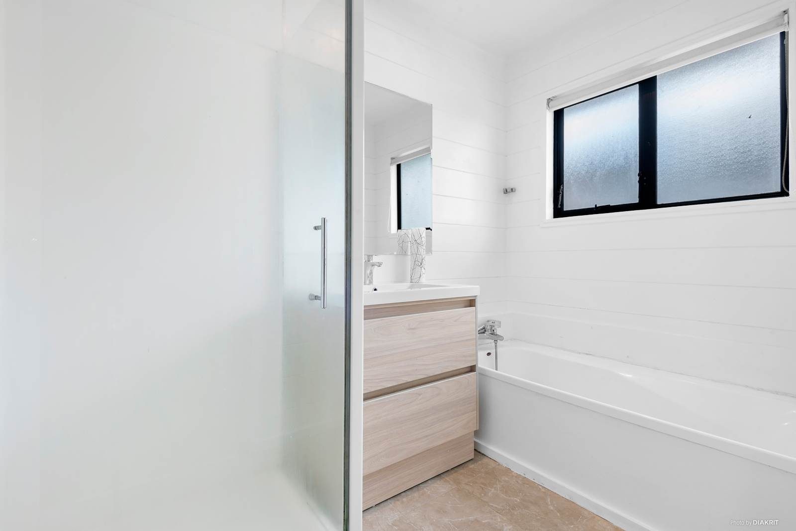 Situated on a gently elevated, single-level site in the heart of Mount Roskill - photo 11