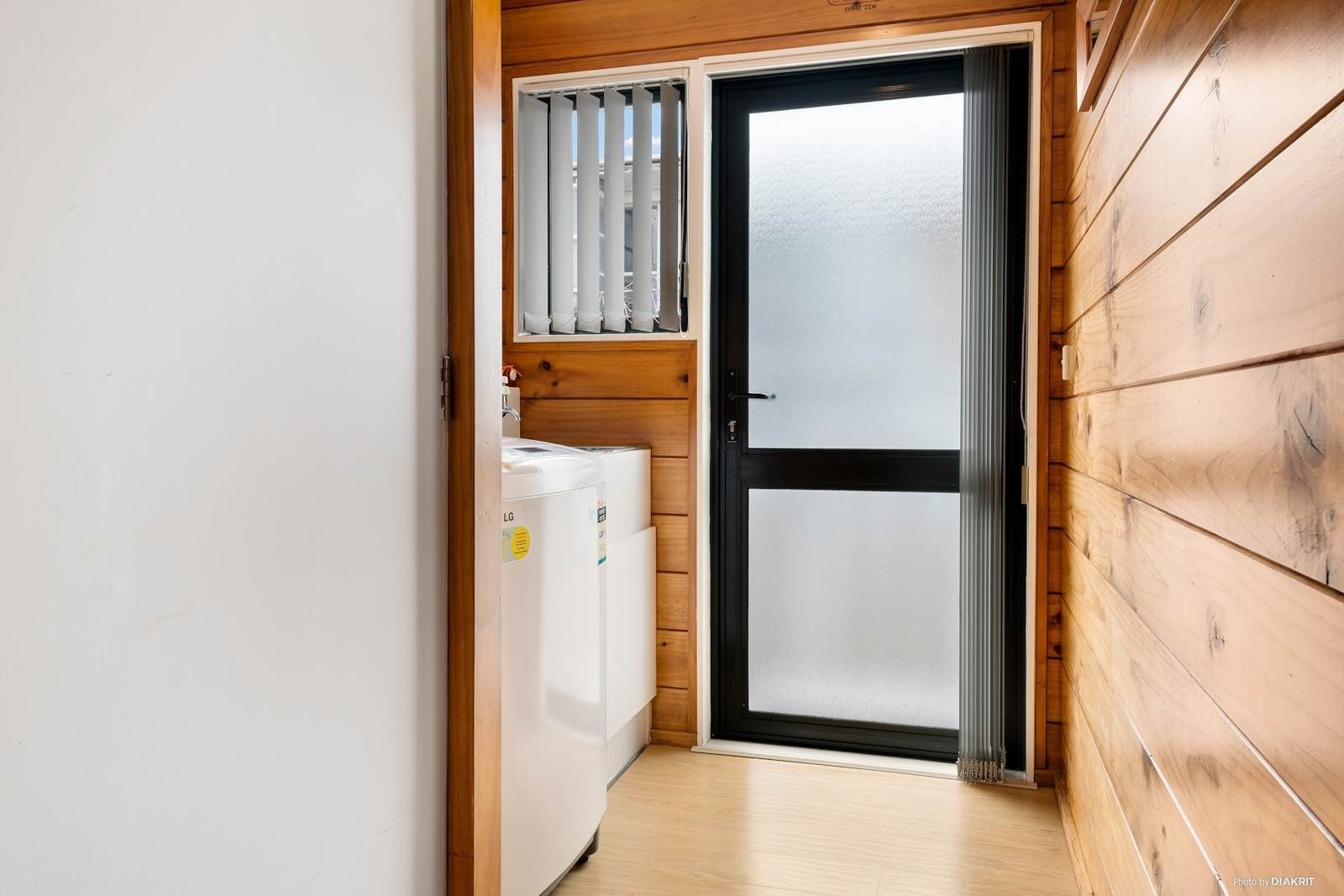 Situated on a gently elevated, single-level site in the heart of Mount Roskill - photo 12