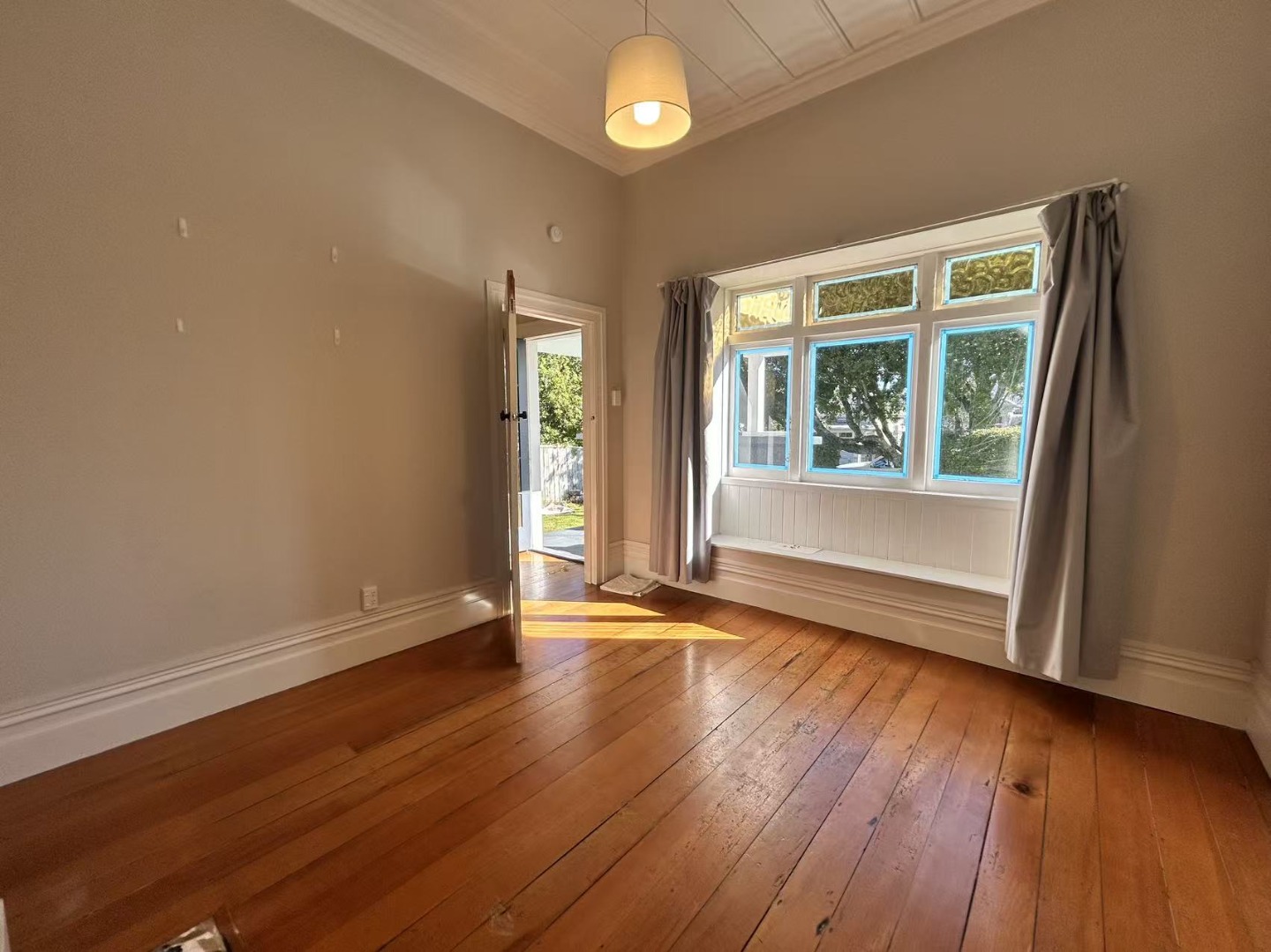Spacious 3-Bedroom Villa in Prime Mount Eden Location - photo 11