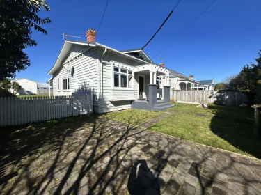 Spacious 3-Bedroom Villa in Prime Mount Eden Location