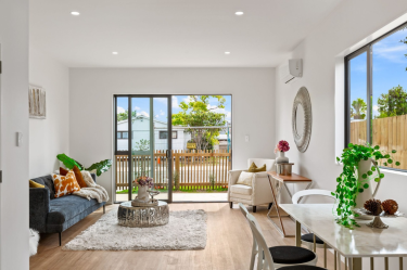 Brand New & Stylish 2-Bedroom + Study Terrace Home – Prime Henderson Location
