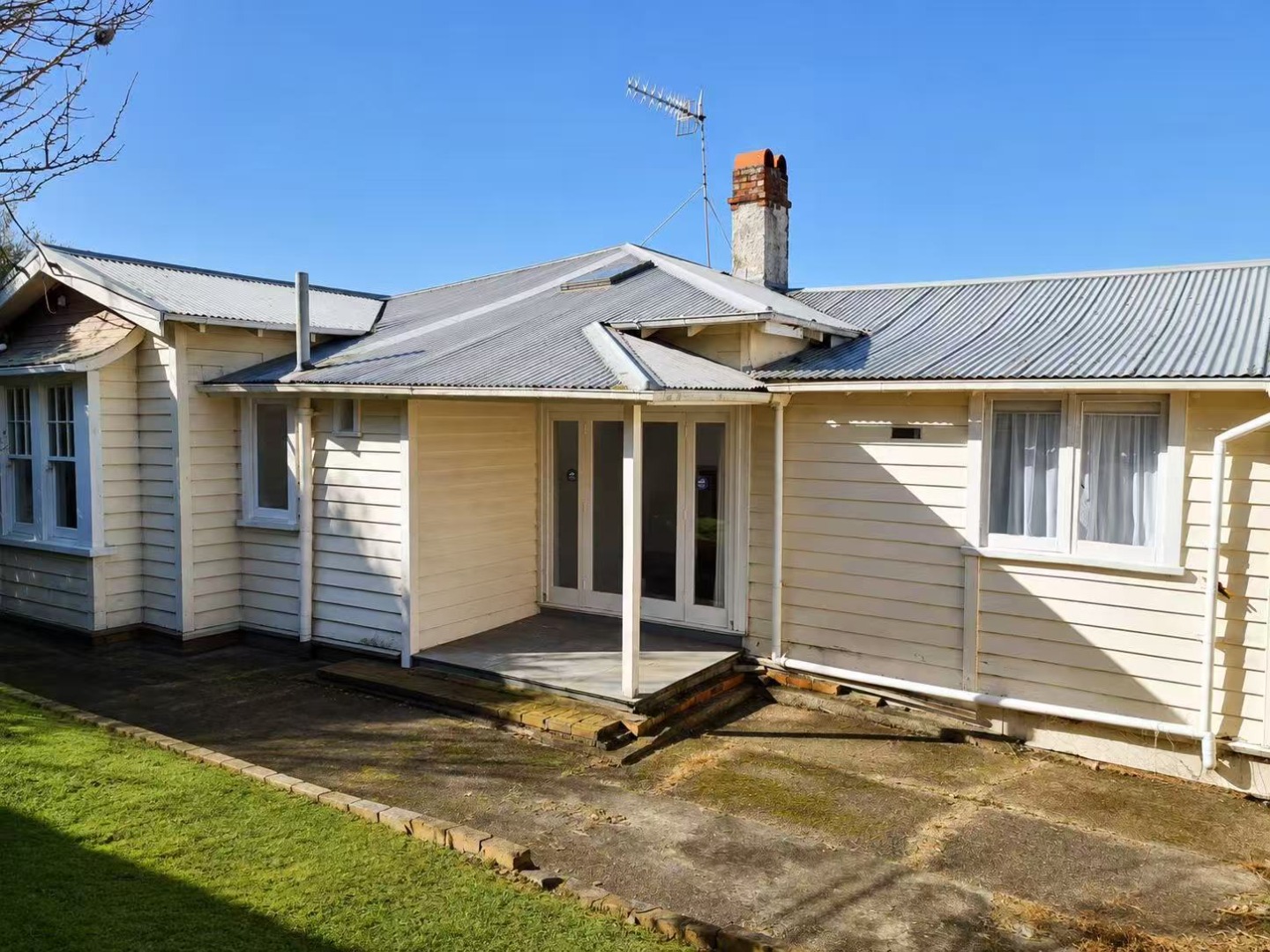 Positioned in one of Remuera's most desirable and peaceful streets - photo 2