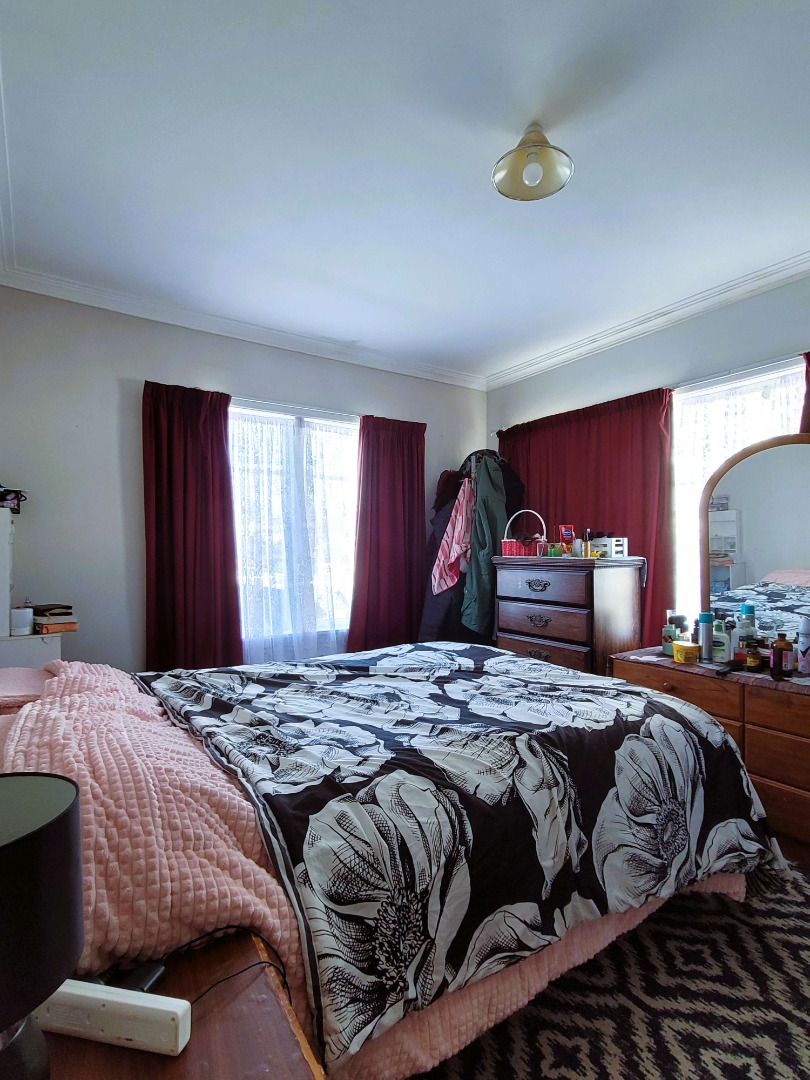 Nestled within the incredibly convenient central Henderson area - photo 5