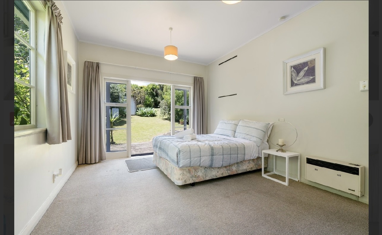Spacious 4-Bedroom Furnished Family Home in Orakei, Auckland - photo 7