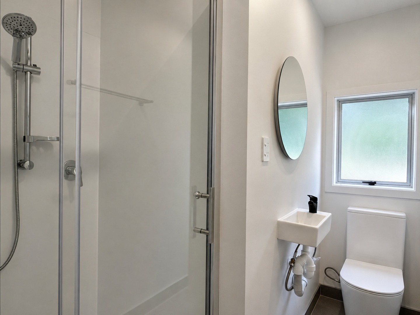 Spacious 4-Bedroom Family Home in Prime Mount Eden Location - photo 12