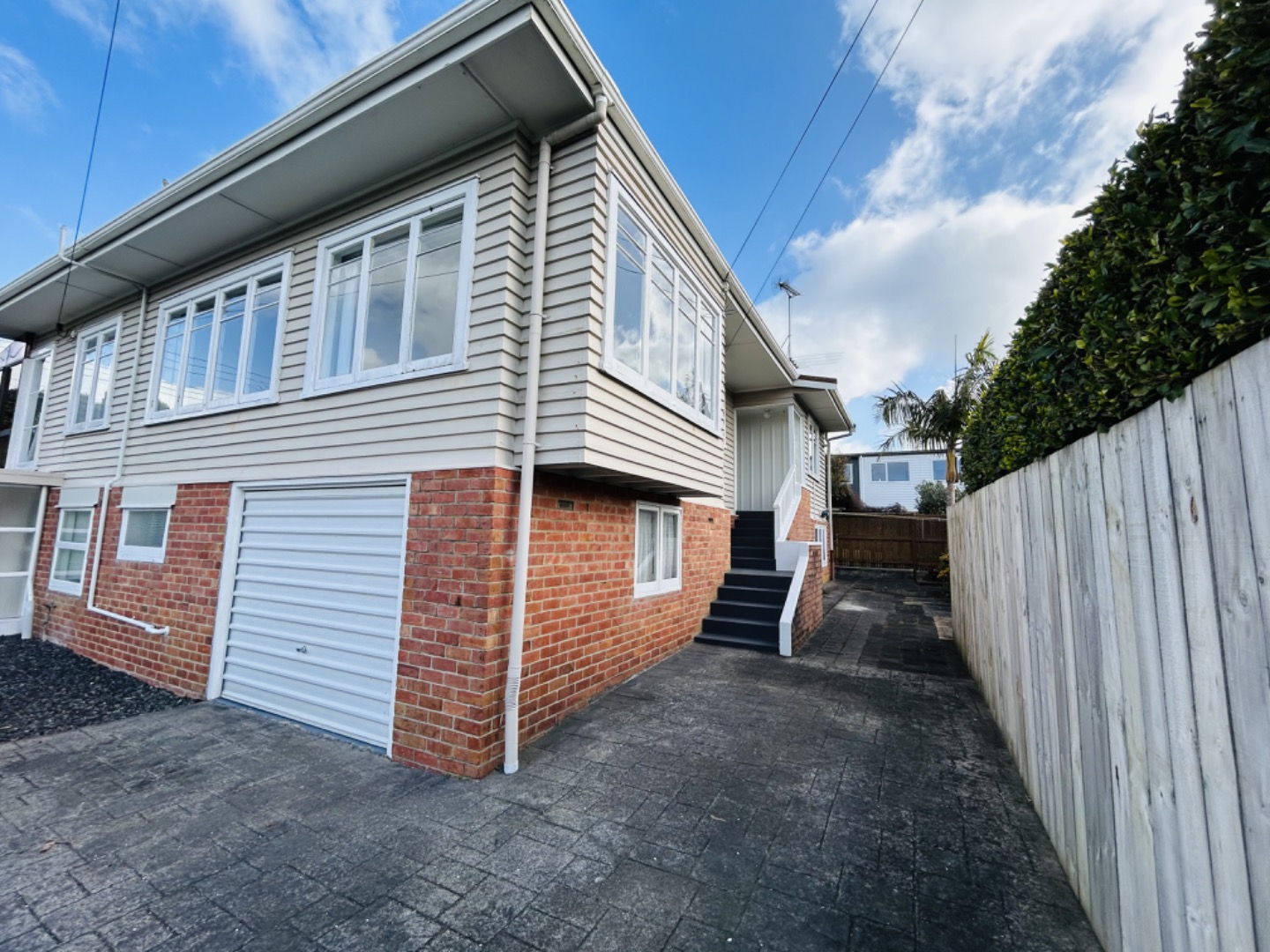 Spacious & Bright Living in the Heart of Milford - photo 2