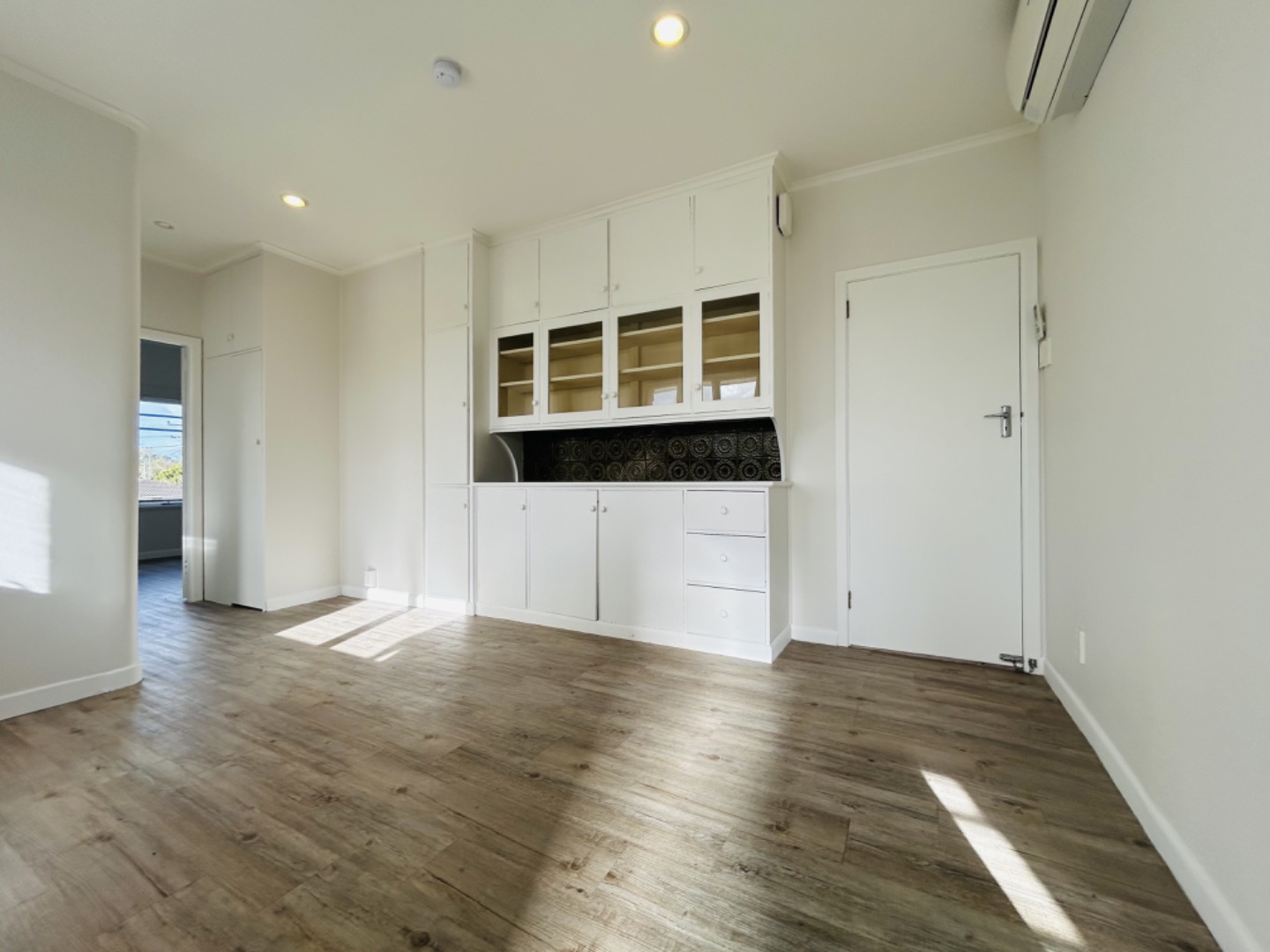 Spacious & Bright Living in the Heart of Milford - photo 3