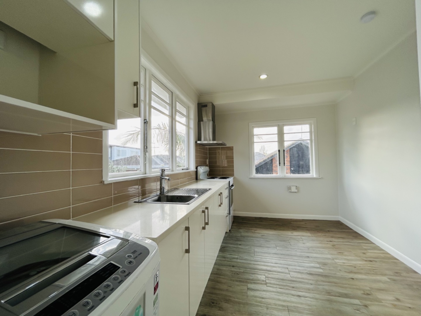 Spacious & Bright Living in the Heart of Milford - photo 4