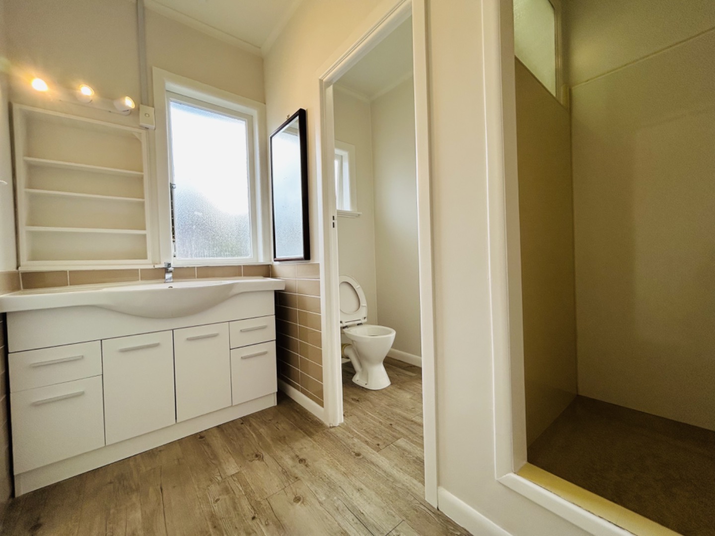 Spacious & Bright Living in the Heart of Milford - photo 8