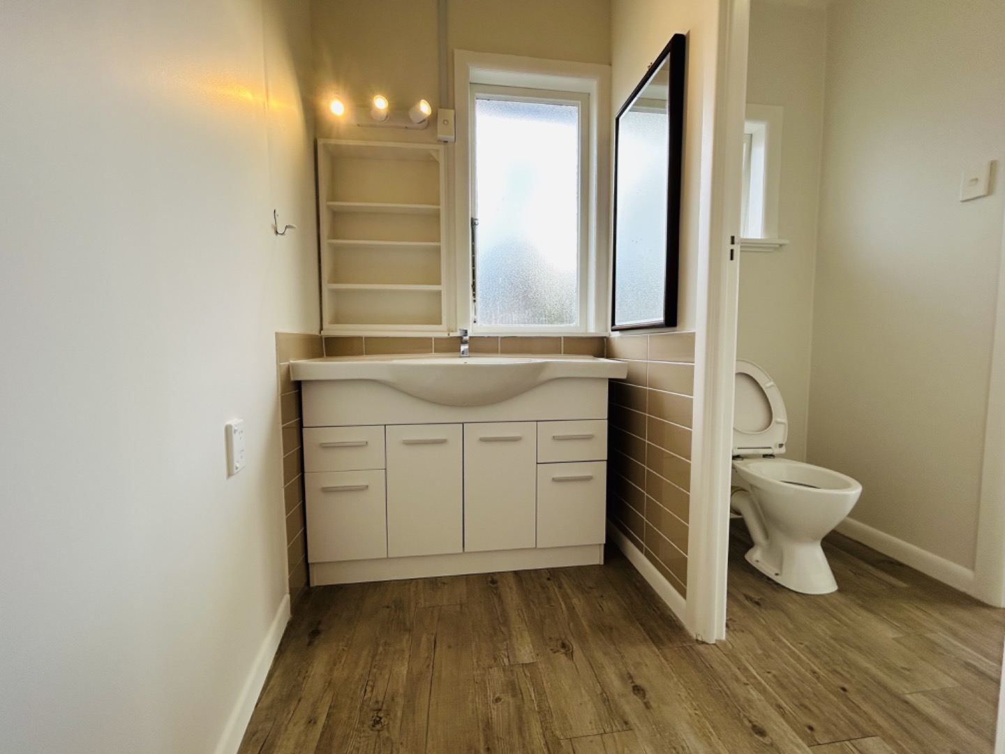 Spacious & Bright Living in the Heart of Milford - photo 9