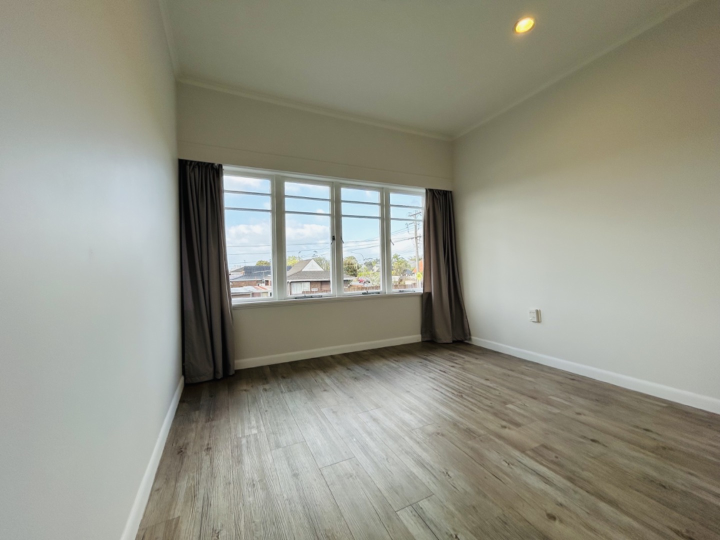 Spacious & Bright Living in the Heart of Milford - photo 6