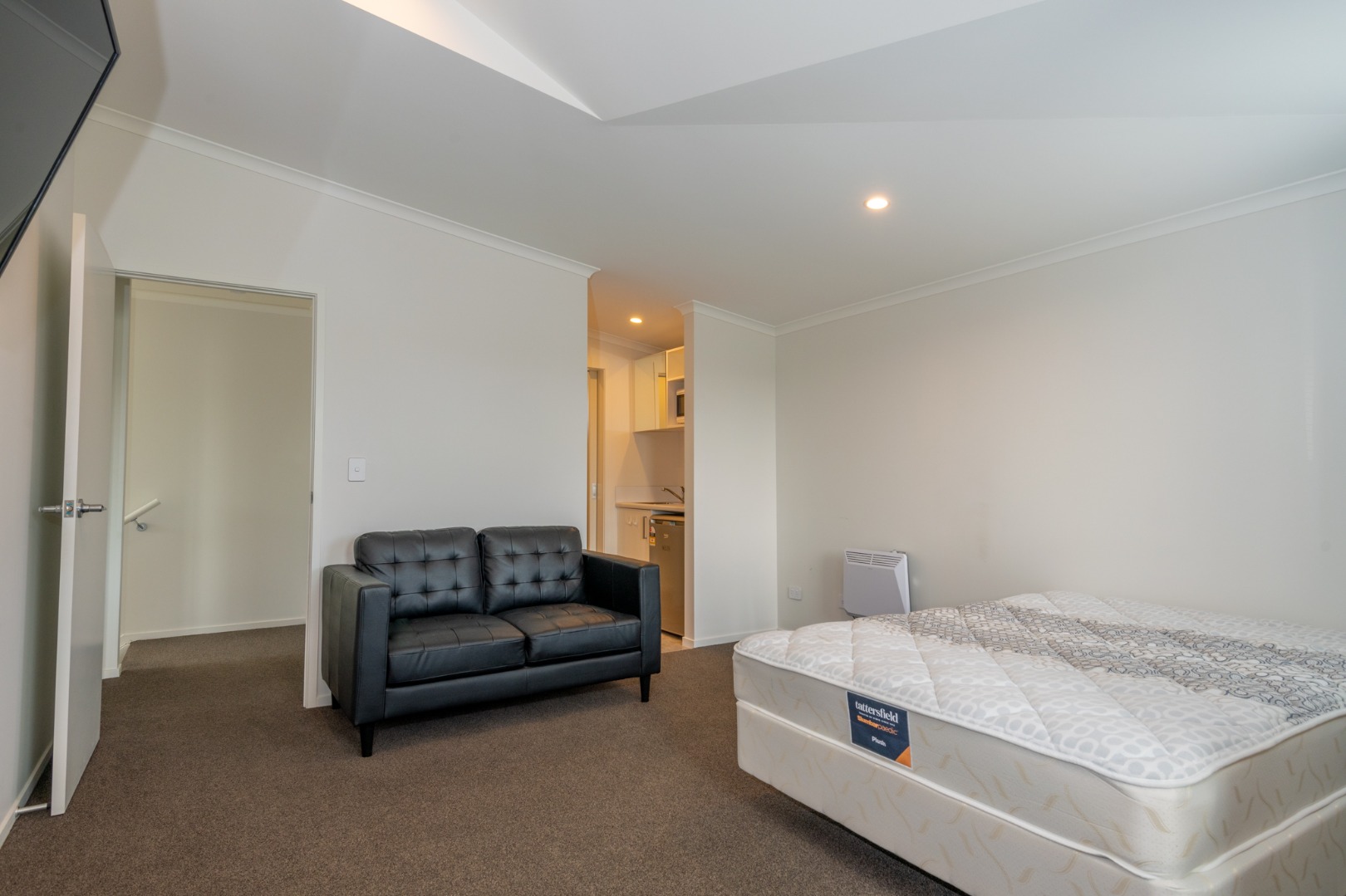 2/9 Hibiscus Avenue (Room D)
