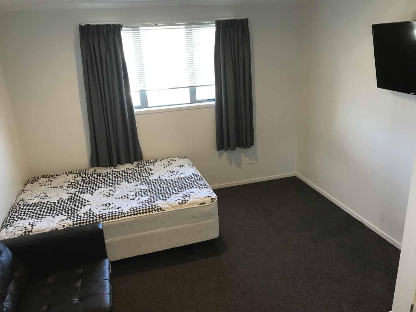 2/30 Beatty Street (Room D)