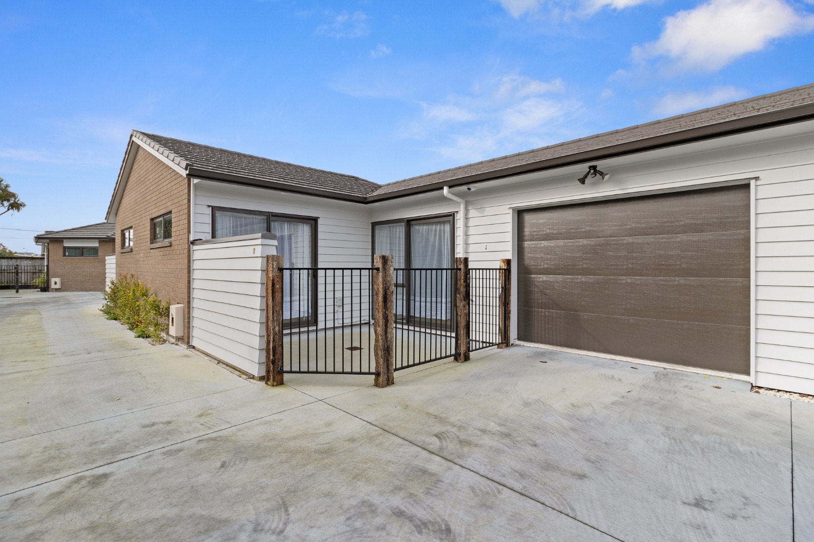 2/23 Campbell Street