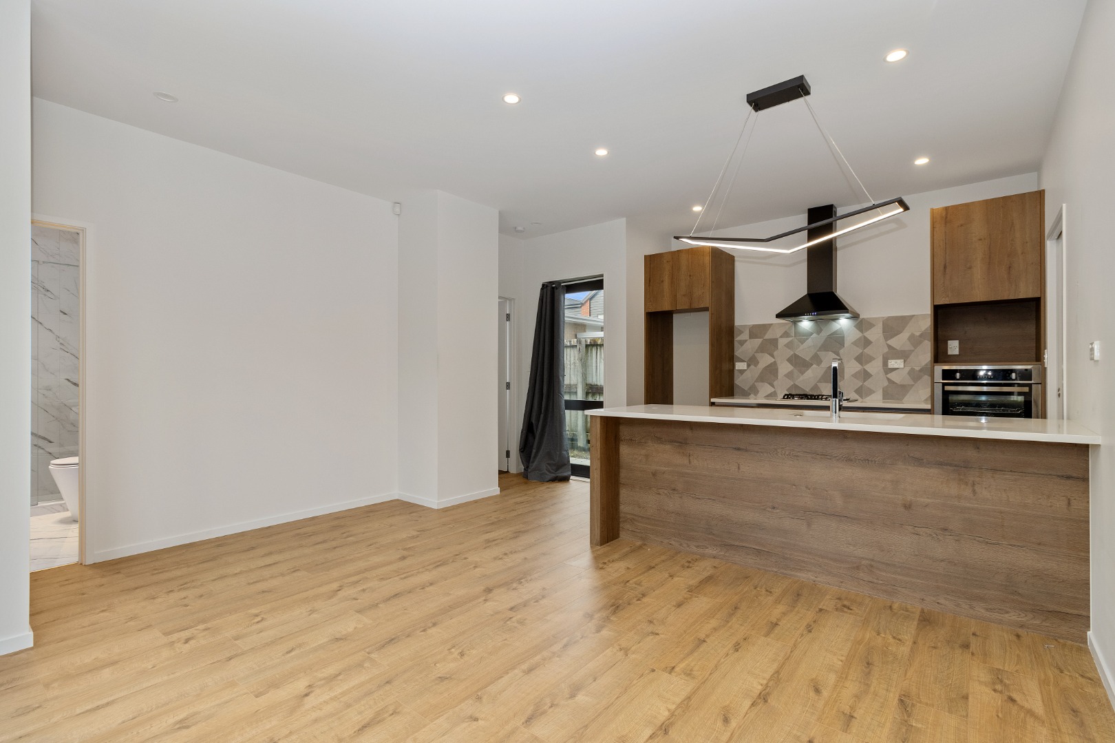 2/23 Campbell Street
