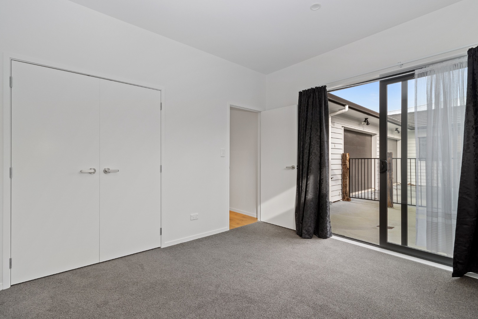 2/23 Campbell Street