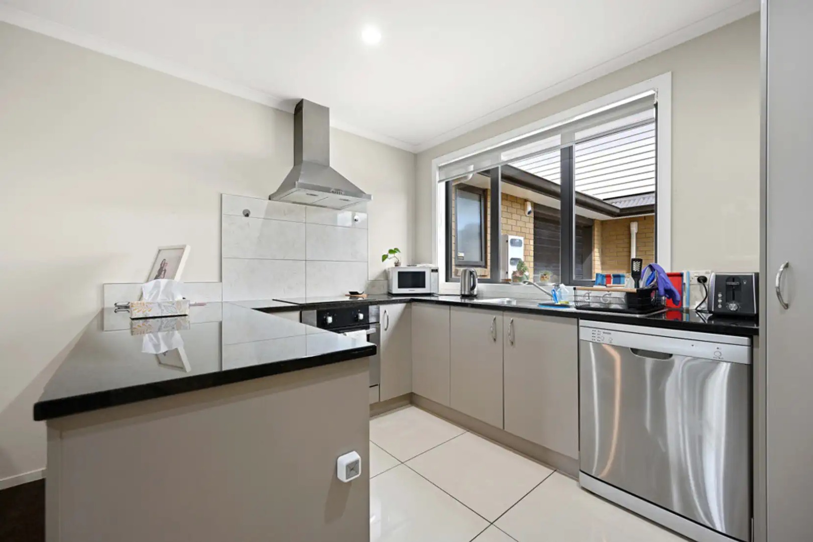 1/204 Old Farm Road — image 4
