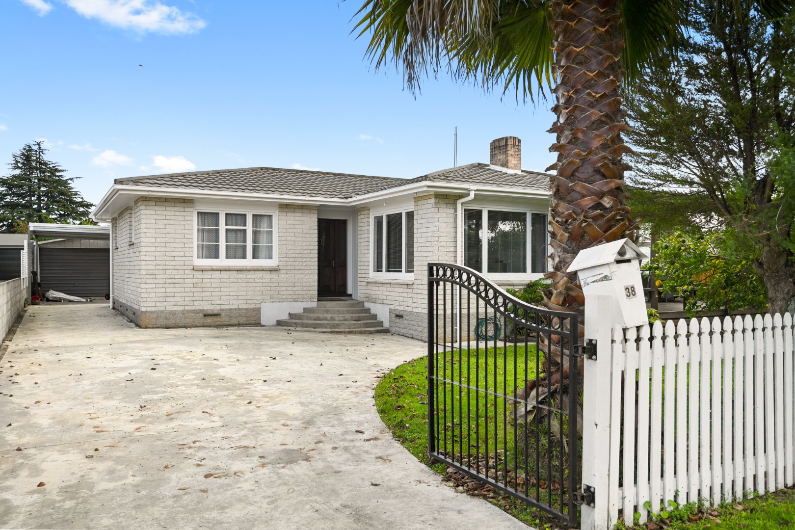 38 Robinson Street — image 1