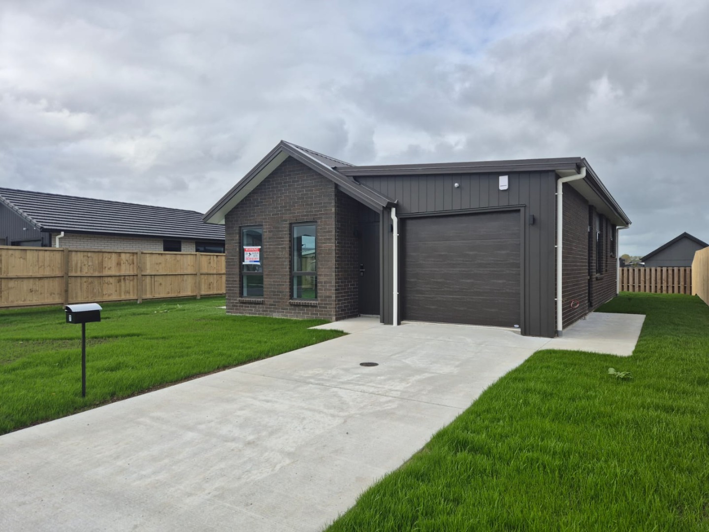 7 Riverine Street — image 1