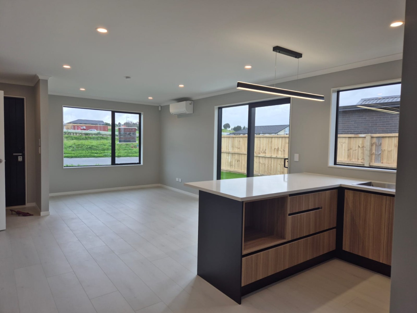 9 Riverine Street — image 3