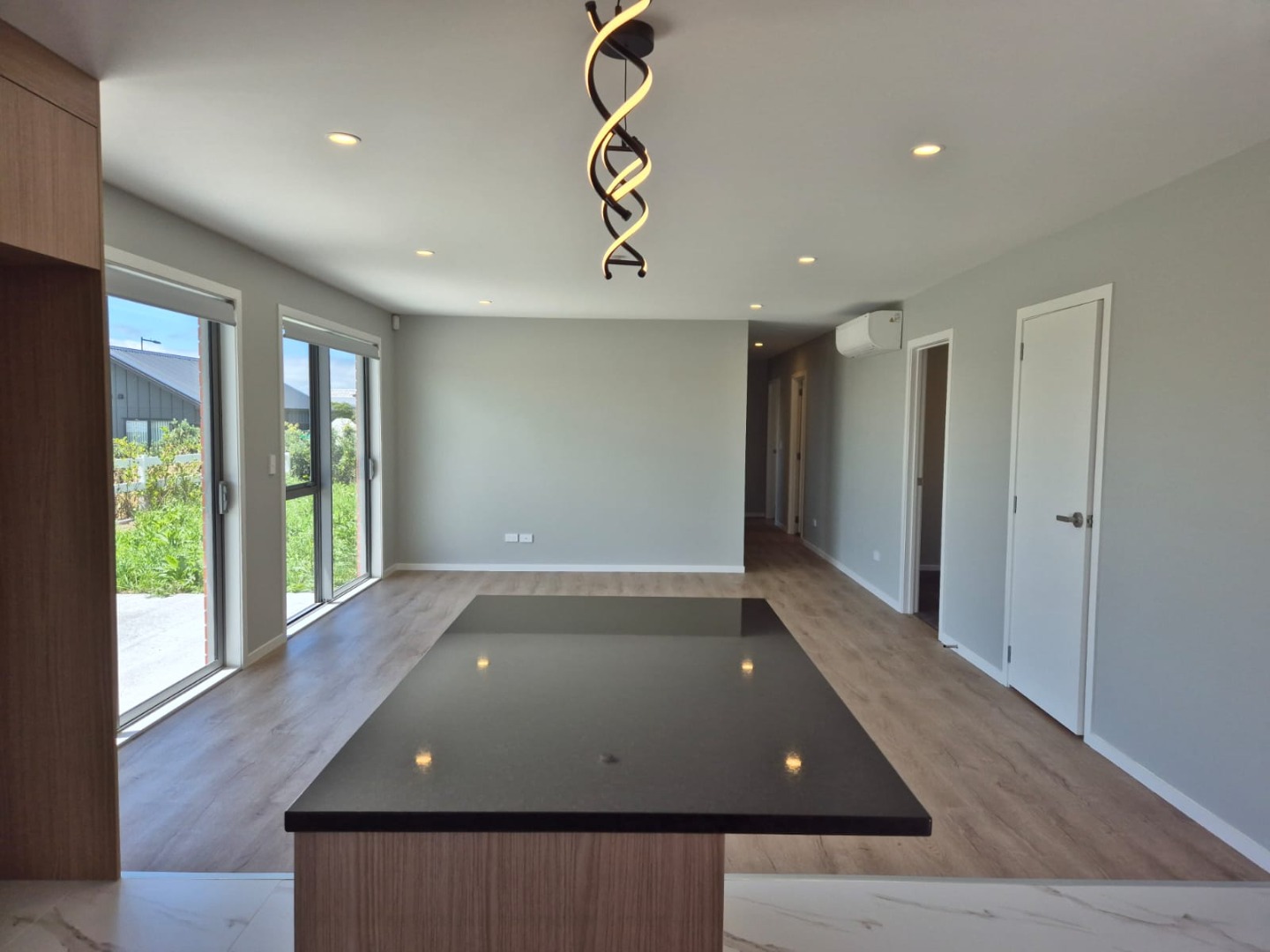 33  Riverine Road — image 3