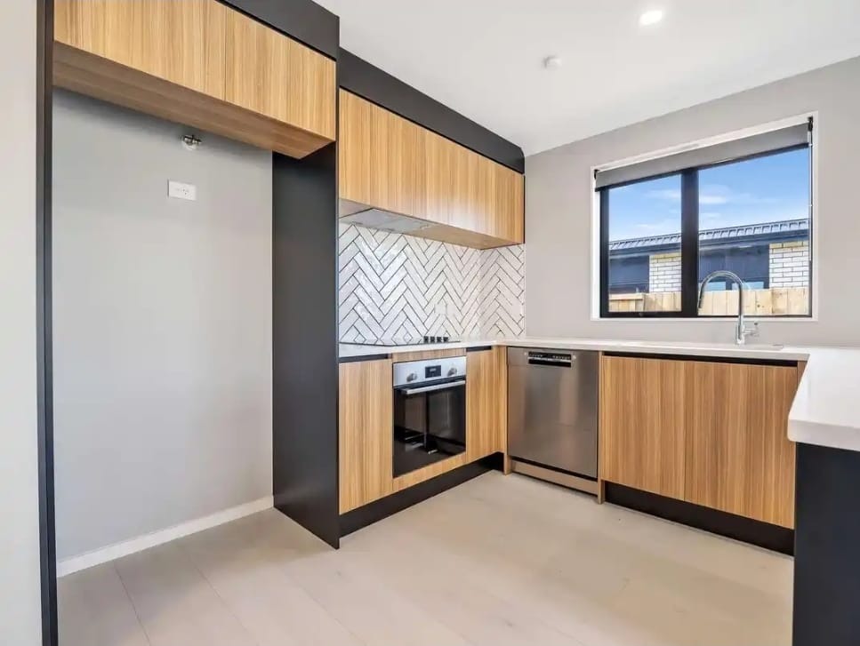 16 Maniapare Street — image 3