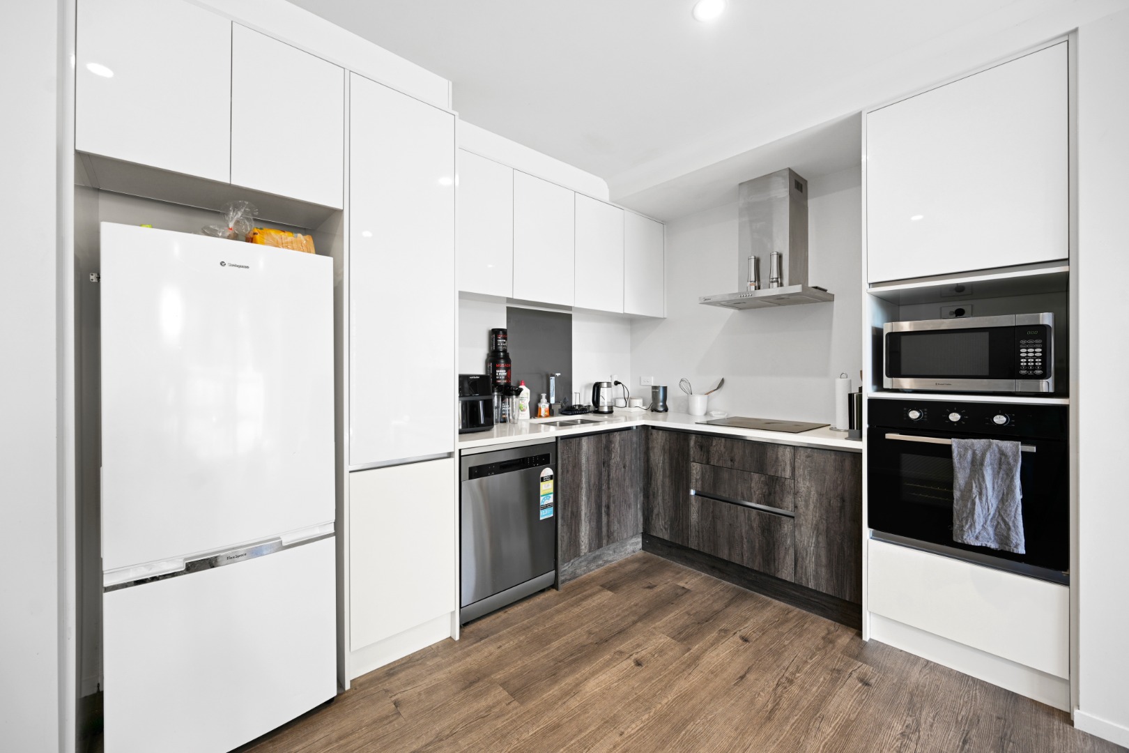 8 Jaspers Way — image 2