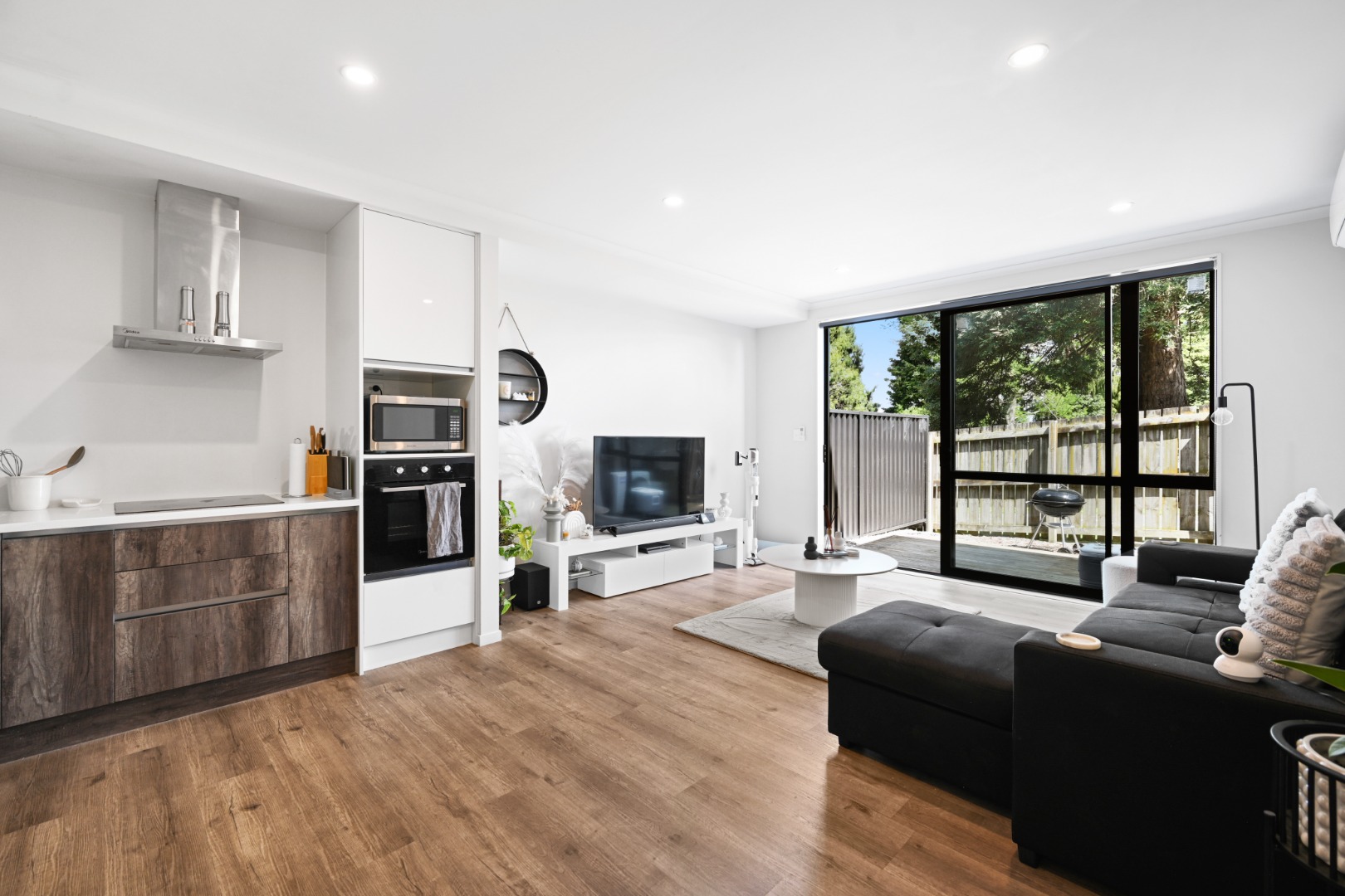 8 Jaspers Way — image 4