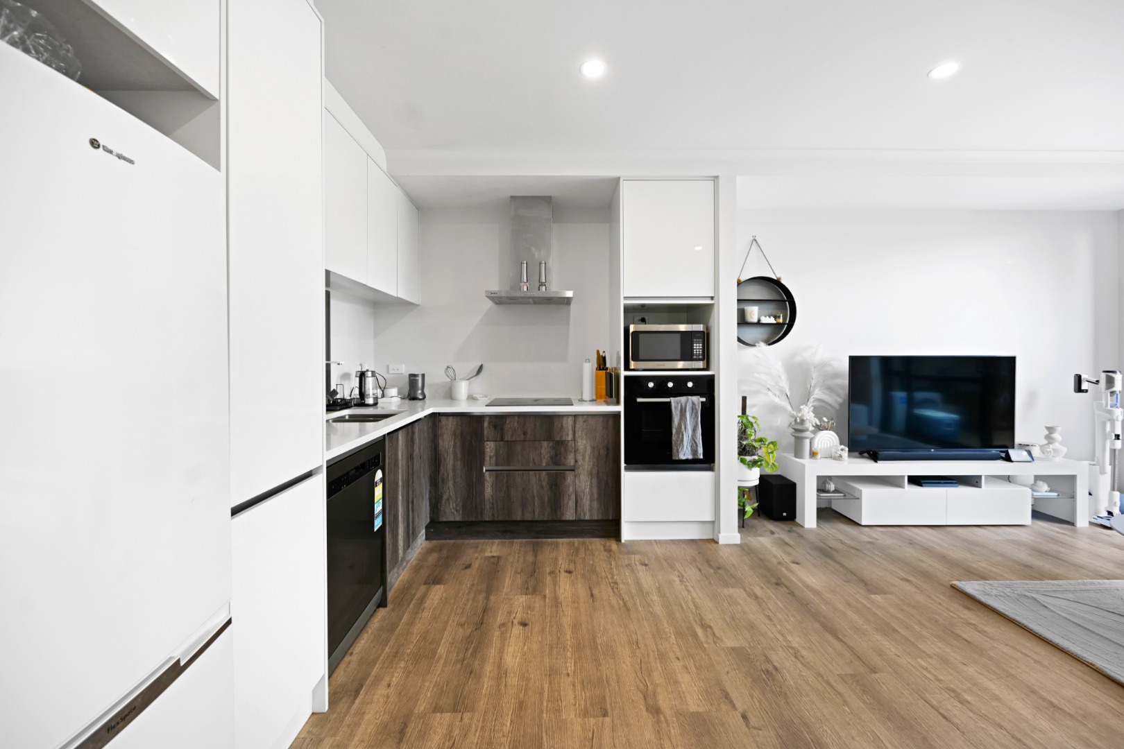 8 Jaspers Way — image 3