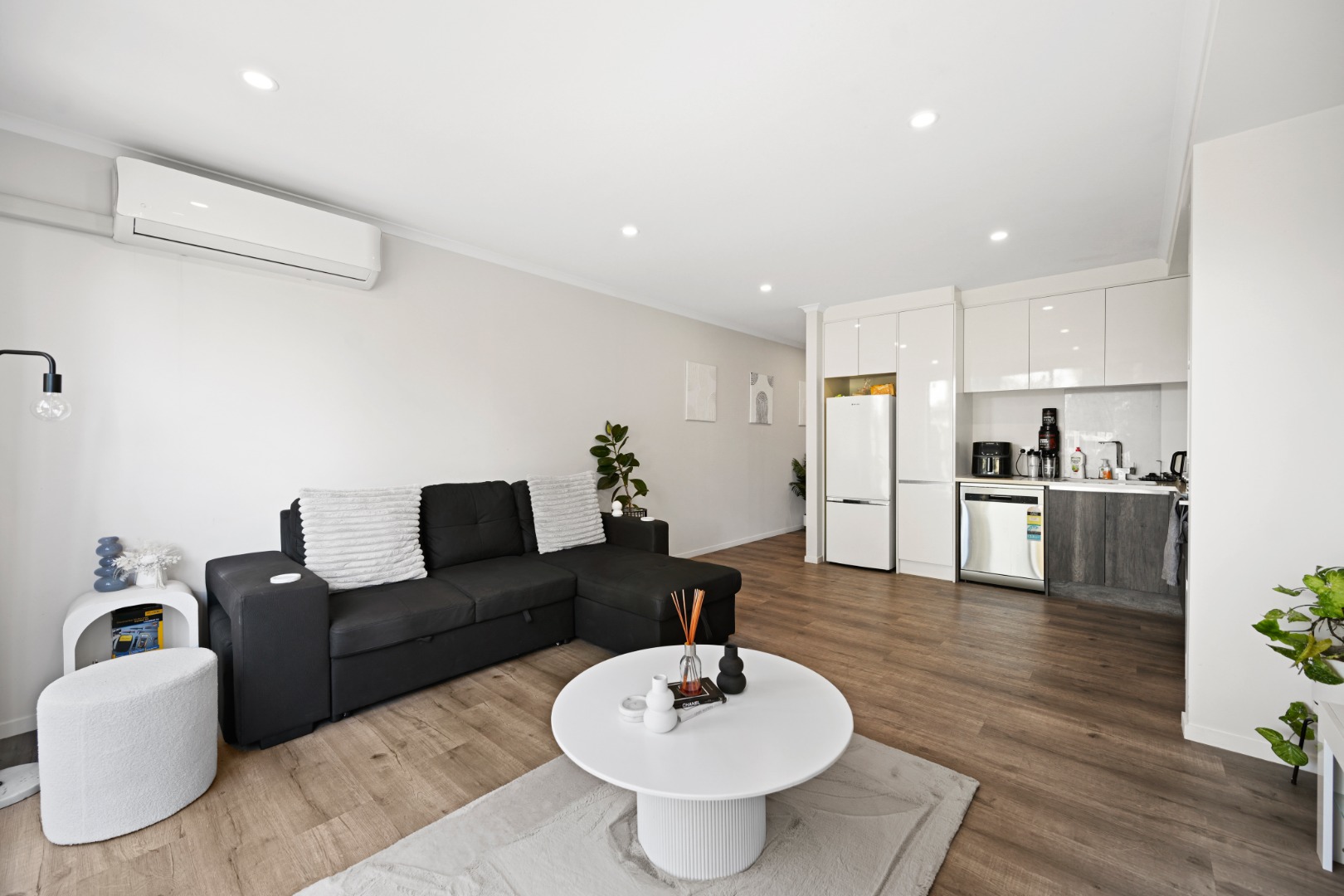 8 Jaspers Way — image 5