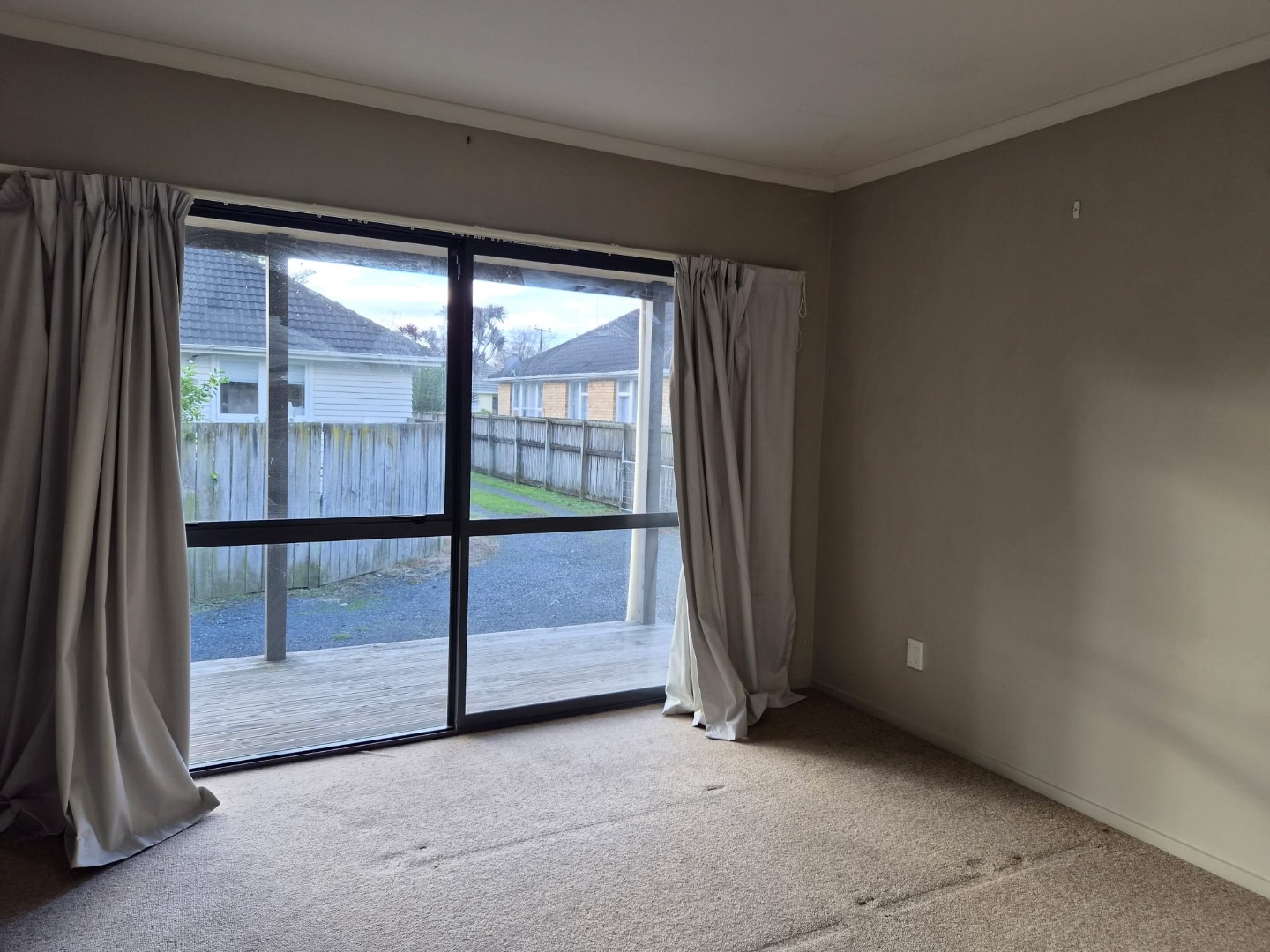 12a Yeats Crescent — image 7