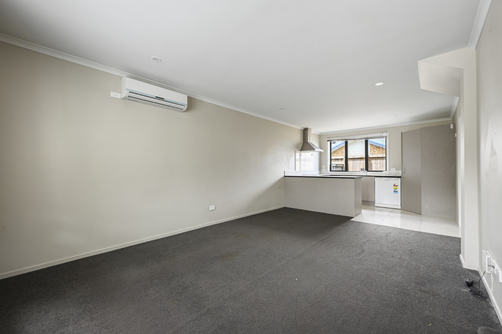 7/202 Old Farm Road — image 3