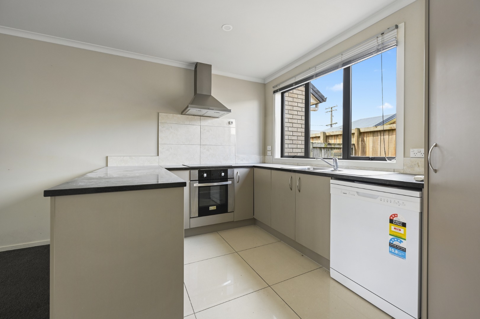 7/202 Old Farm Road — image 2