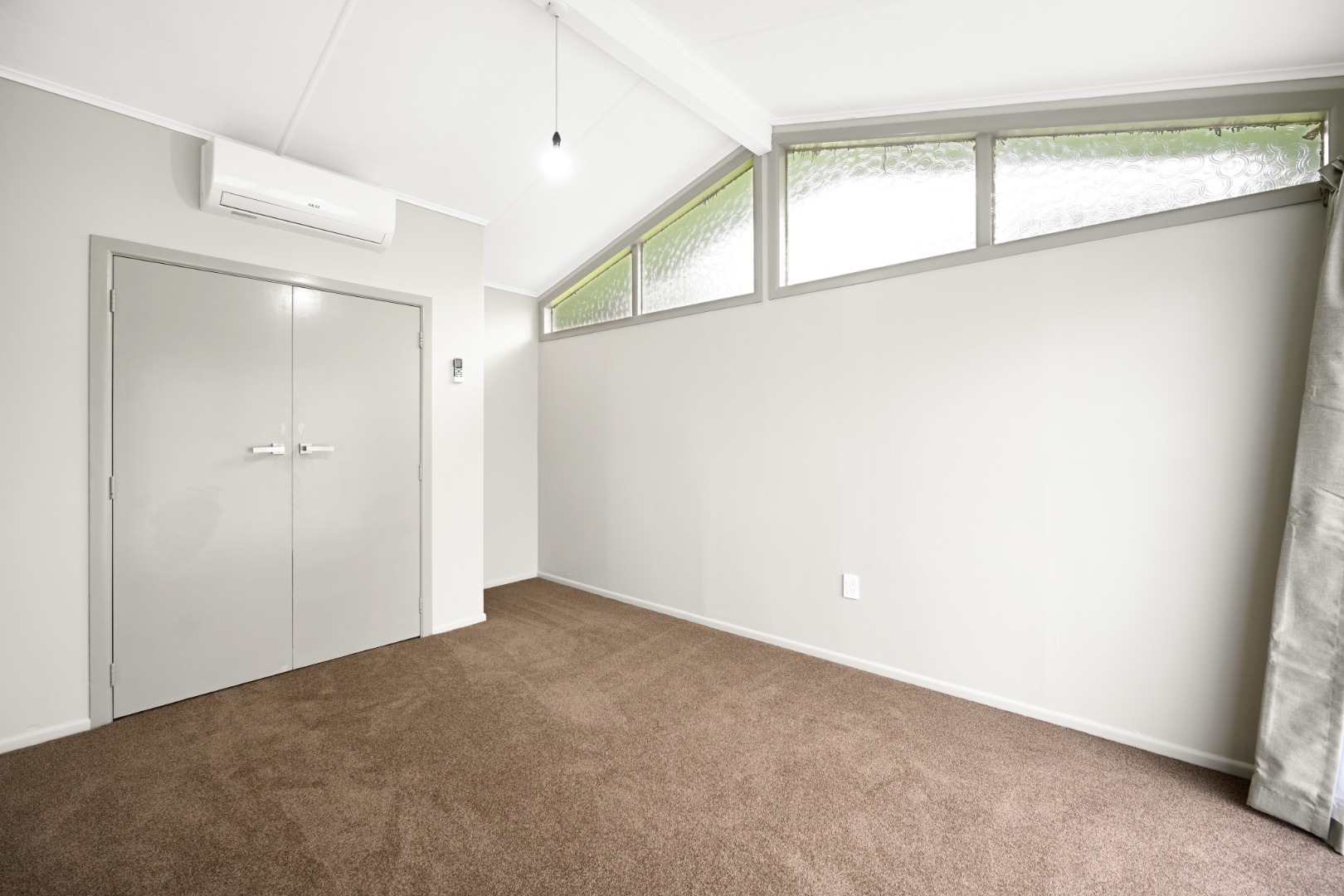 11 Read Place — image 7
