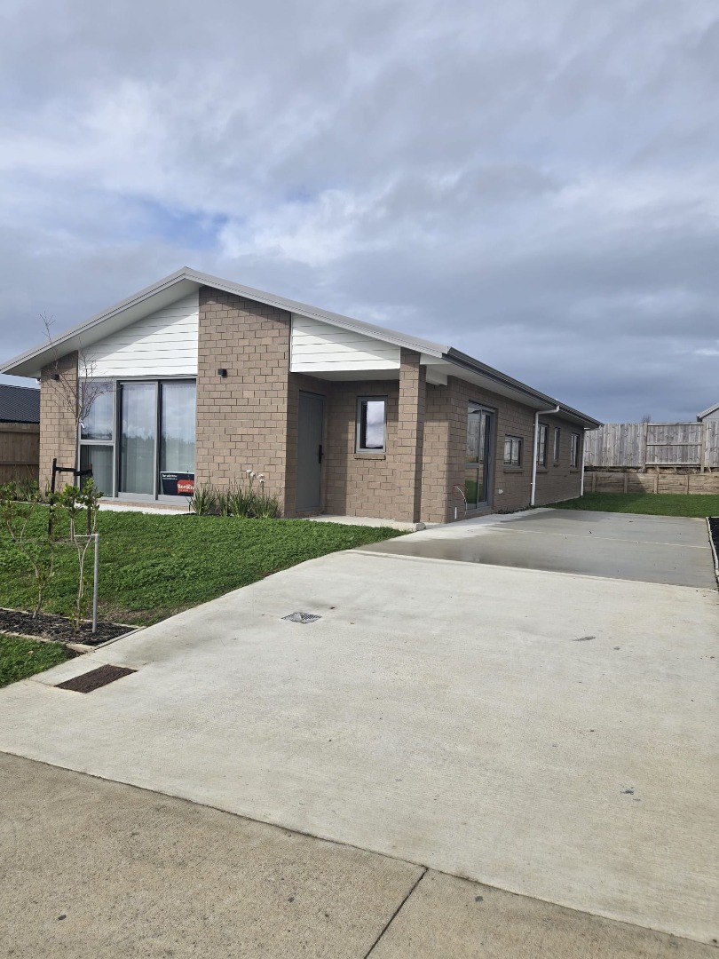 21 Riverine Road — image 1