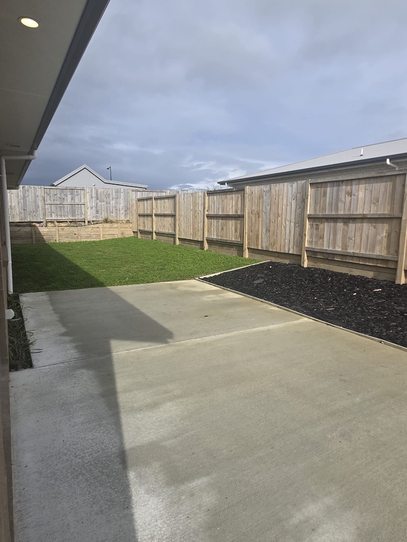 21 Riverine Road — image 2