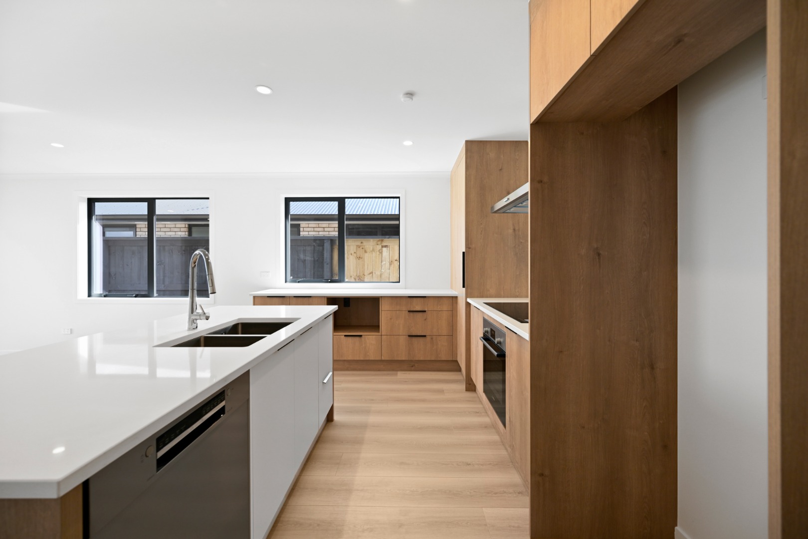 1/490 Greenhill Drive — image 2
