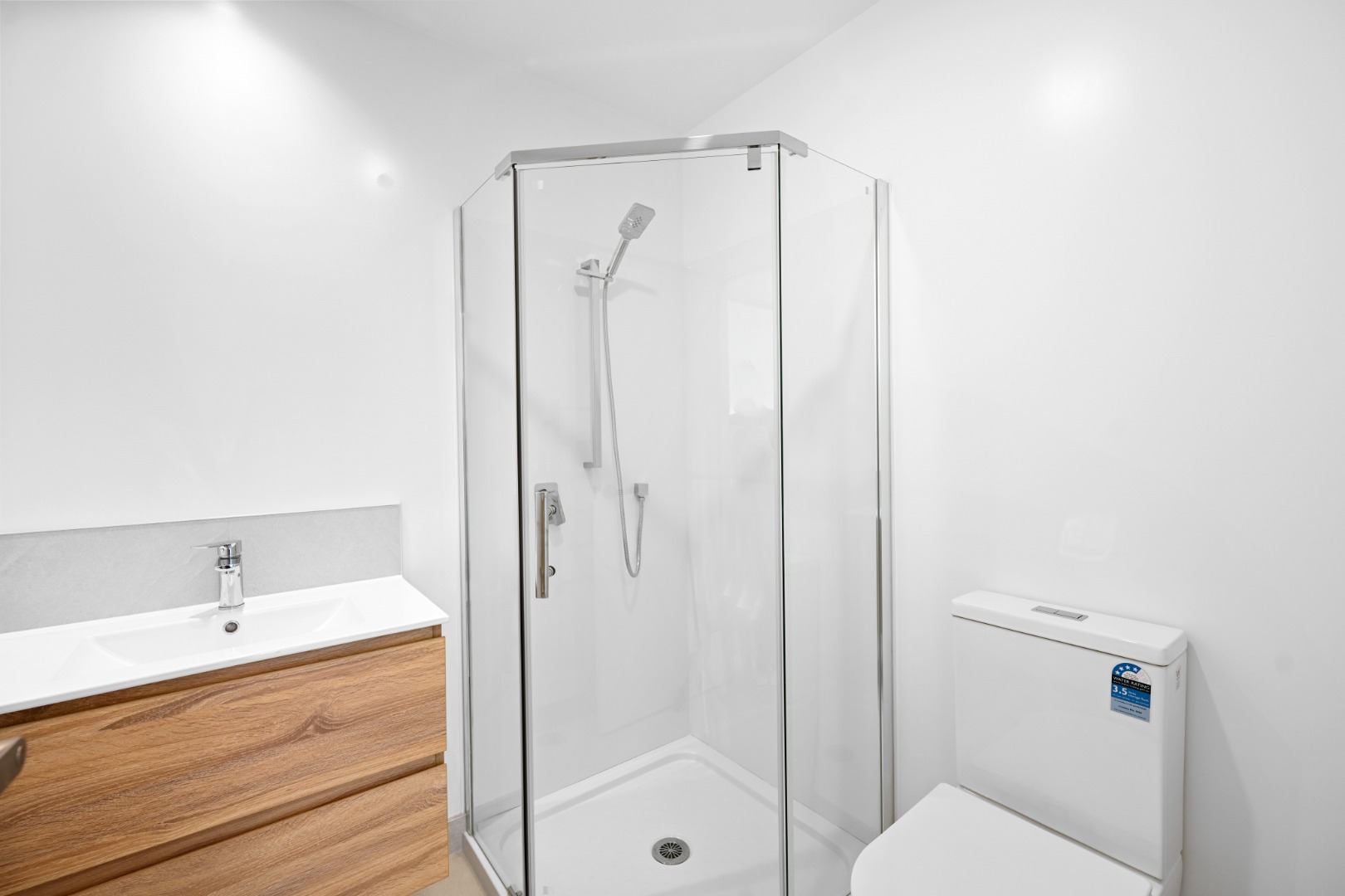 2/490 Greenhill Drive — image 8