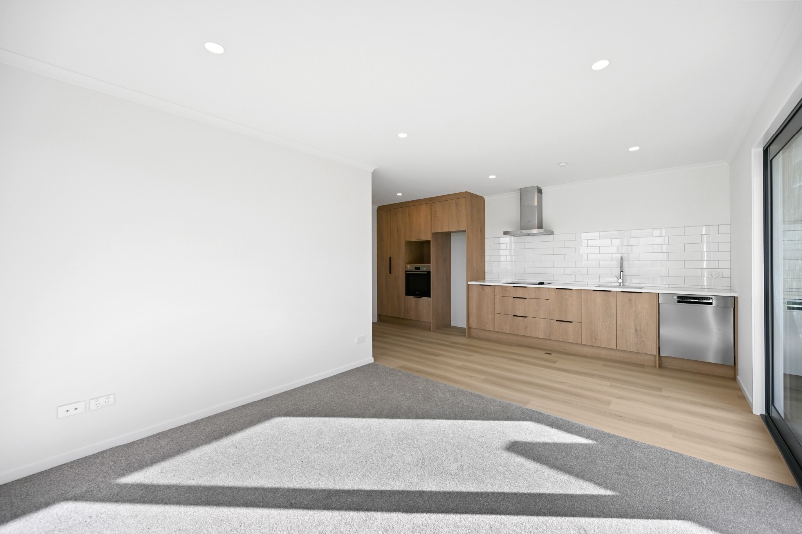 2/490 Greenhill Drive — image 4
