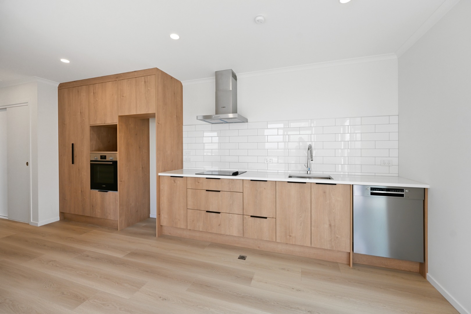 2/490 Greenhill Drive — image 2