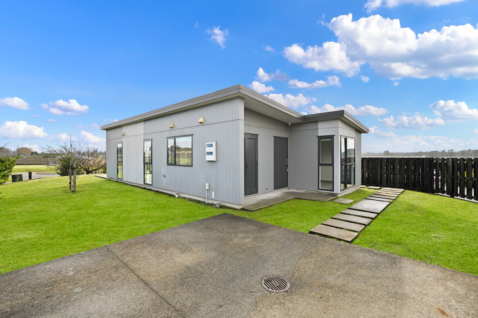 56 Pourewa Street — image 5
