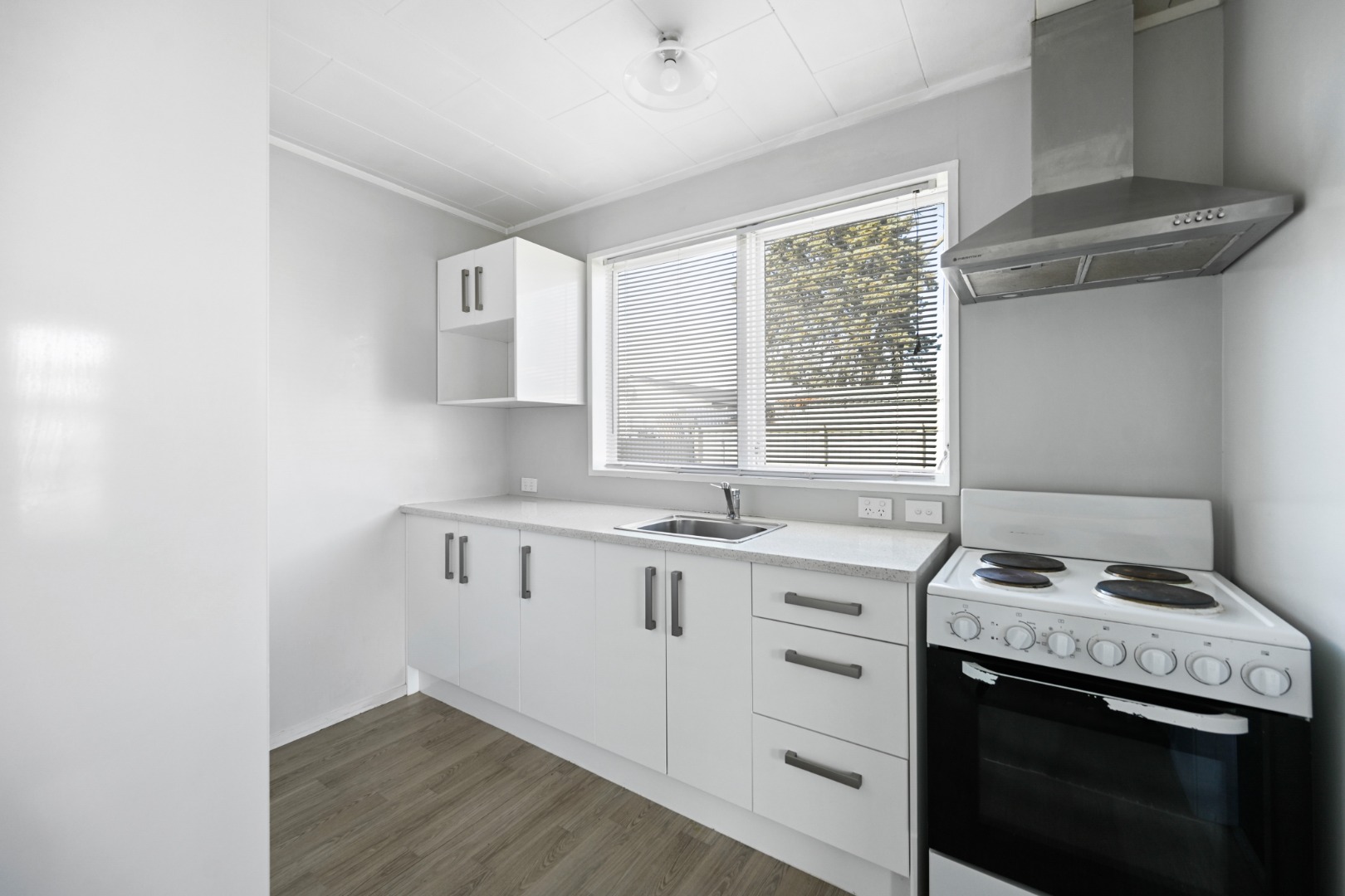 3b Peters Place — image 3