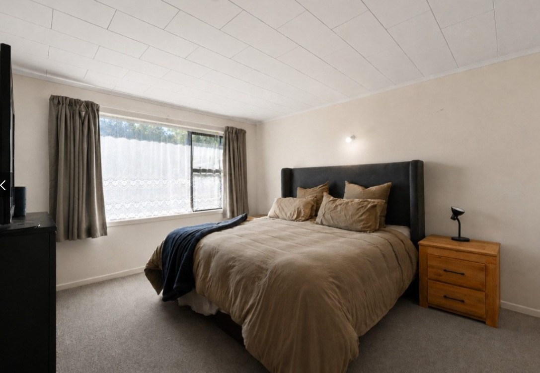 52a  Vardon Road — image 5